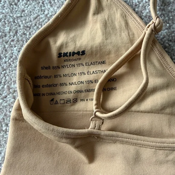 SKIMS Beige Triangle Bralette - Picture 4 of 5